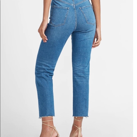 NWOT Express Super High Waisted Raw Hem Mom Jeans - Picture 2 of 3